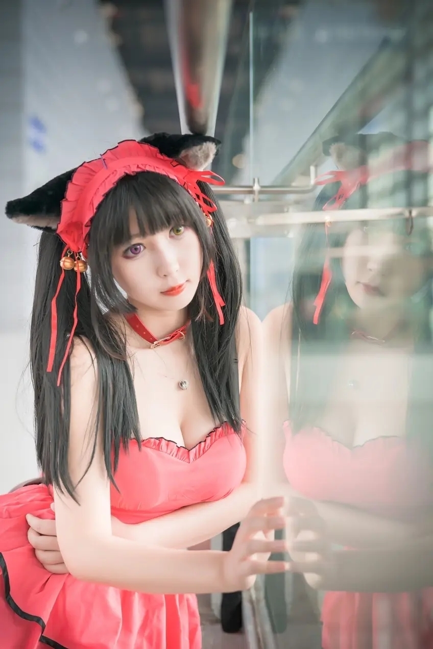 w黑米粥w的《猫cosplay》的美容心得与时尚态度，白里透红的肌肤秘诀