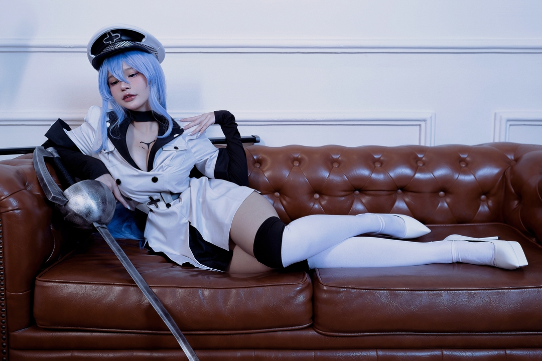 Azami《087 Esdeath》勇敢的心灵之旅：从玩具剑鞘到古典剑的象征之路！