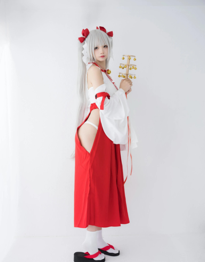 五更百鬼的cosplay秀：《女巫cosplay美》作品大揭秘梦想的时尚搭配